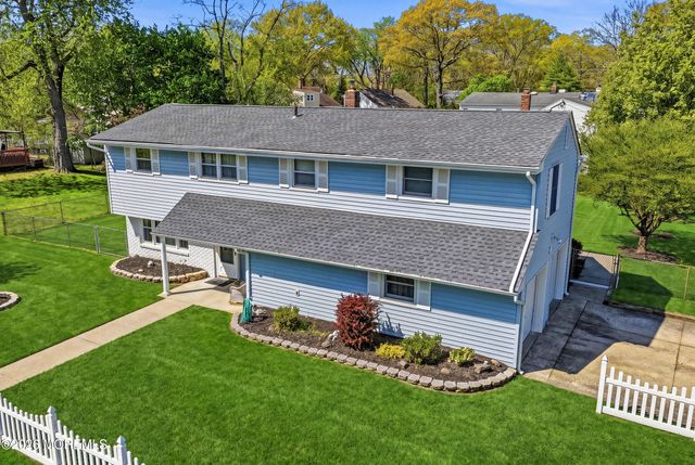 18 Barbara Lane, Oakhurst, NJ 07755