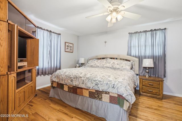 18 Barbara Lane, Oakhurst, NJ 07755