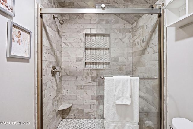 18 Barbara Lane, Oakhurst, NJ 07755