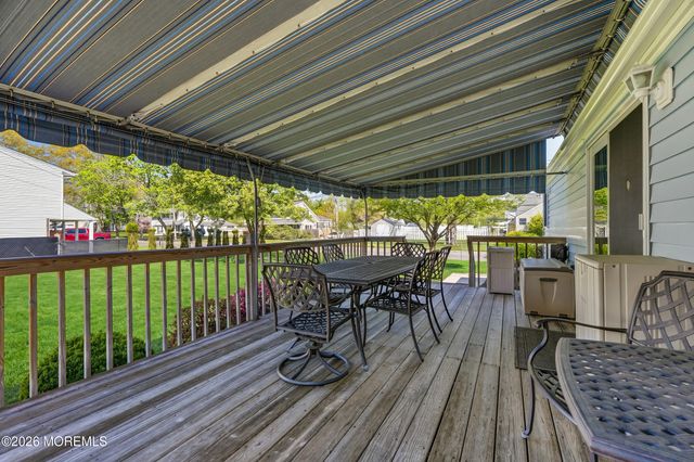 18 Barbara Lane, Oakhurst, NJ 07755