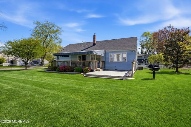 18 Barbara Lane, Oakhurst, NJ 07755