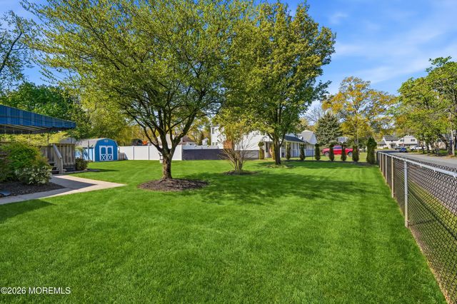 18 Barbara Lane, Oakhurst, NJ 07755