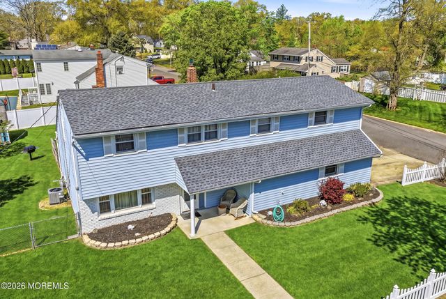 18 Barbara Lane, Oakhurst, NJ 07755