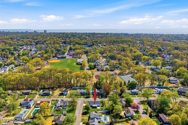 18 Barbara Lane, Oakhurst, NJ 07755