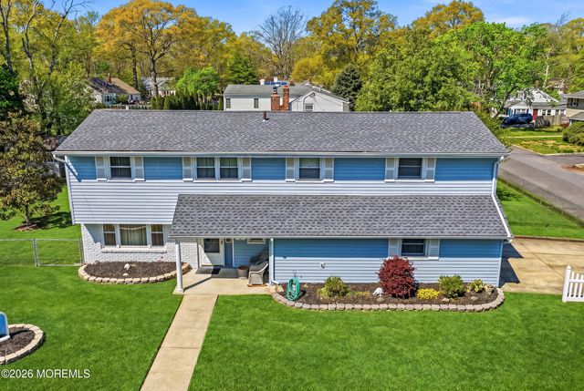 18 Barbara Lane, Oakhurst, NJ 07755