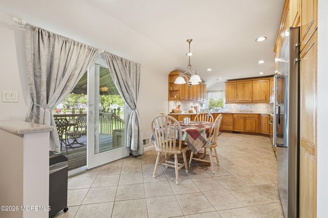 18 Barbara Lane, Oakhurst, NJ 07755