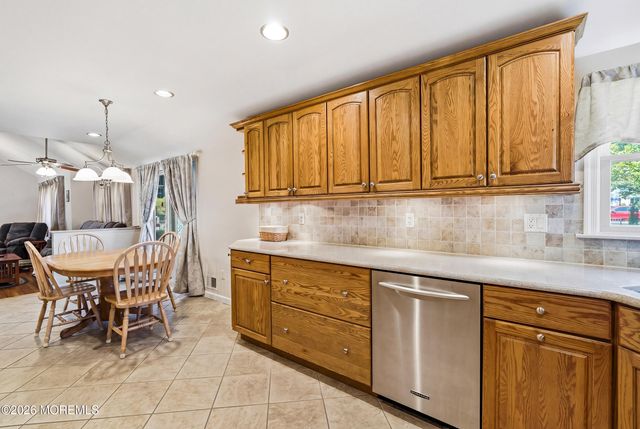 18 Barbara Lane, Oakhurst, NJ 07755