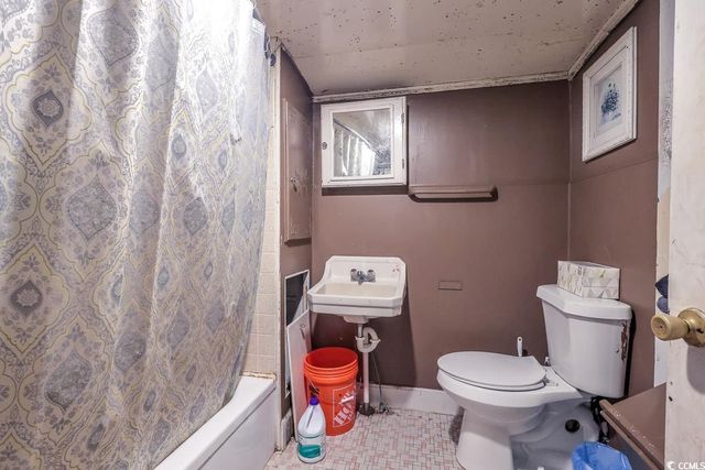 213 N Magnolia Ave., Andrews, SC 29510