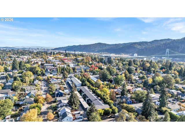 9333 N LOMBARD St 19, Portland, OR 97203