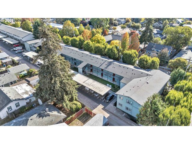 9333 N LOMBARD St 19, Portland, OR 97203