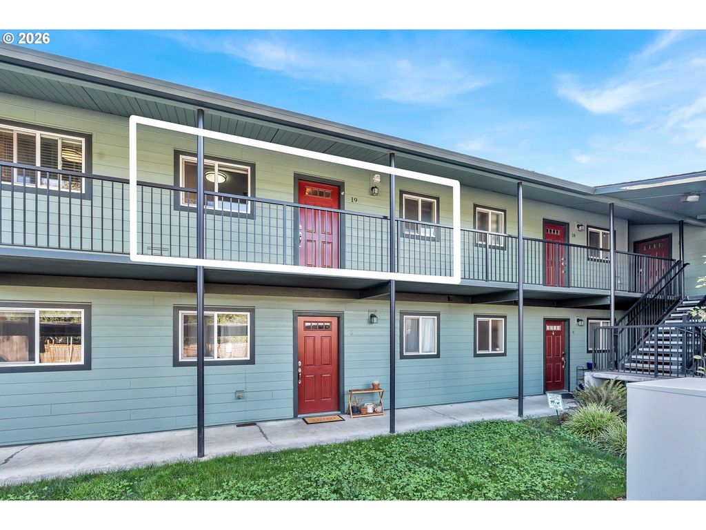 9333 N LOMBARD St 19, Portland, OR 97203