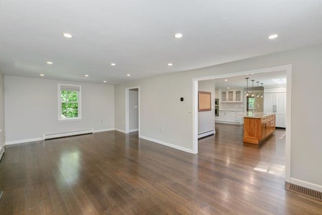 135 Raleigh Tavern Lane, North Andover, MA 01845