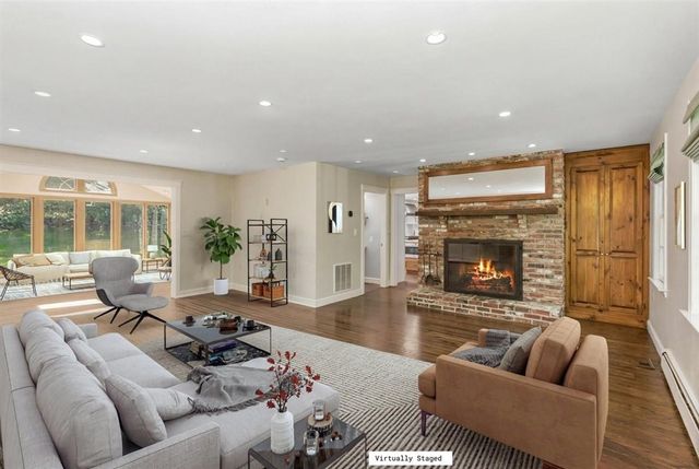 135 Raleigh Tavern Lane, North Andover, MA 01845