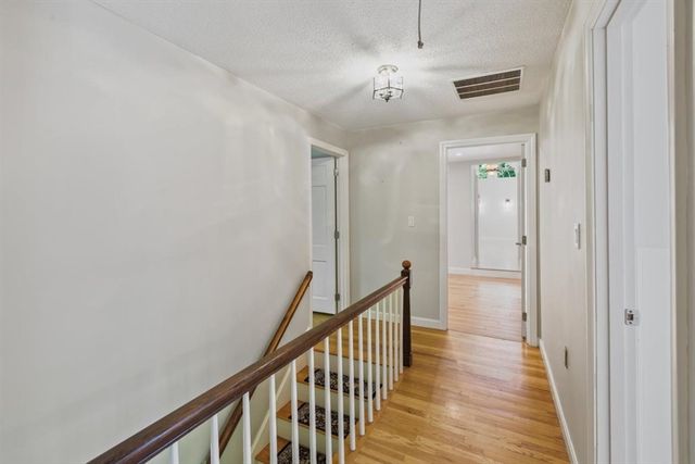 135 Raleigh Tavern Lane, North Andover, MA 01845