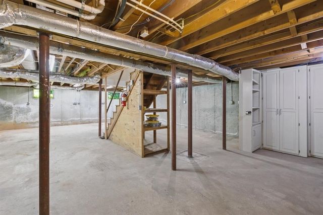 135 Raleigh Tavern Lane, North Andover, MA 01845