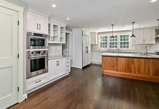 135 Raleigh Tavern Lane, North Andover, MA 01845