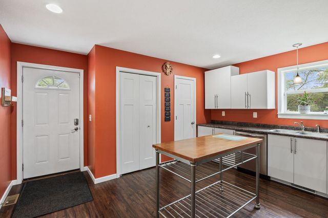 1281 3rd Street E, Saint Paul, MN 55106
