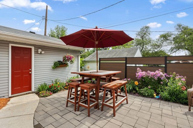 1281 3rd Street E, Saint Paul, MN 55106
