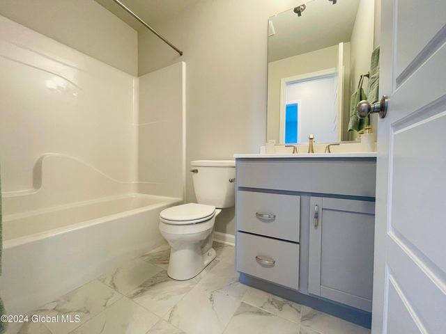 10 Hunter Court, Milton, NY 12020