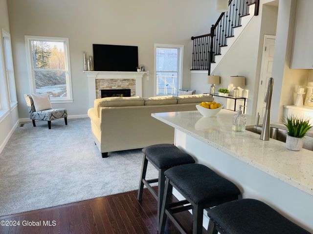 10 Hunter Court, Milton, NY 12020