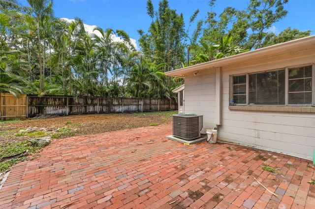 4010 W ANGELES STREET, Tampa, FL 33629