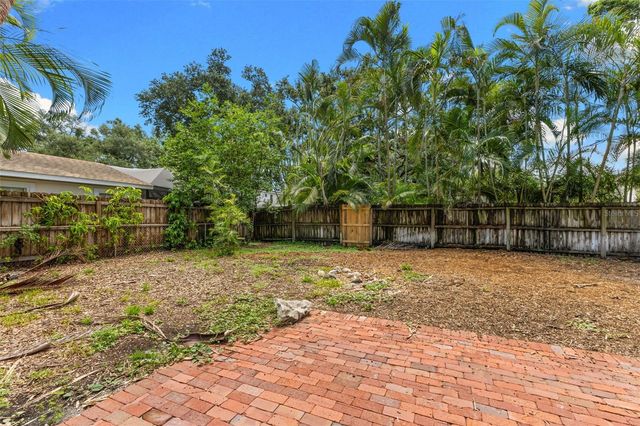 4010 W ANGELES STREET, Tampa, FL 33629