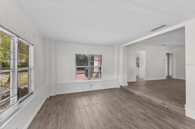 4010 W ANGELES STREET, Tampa, FL 33629