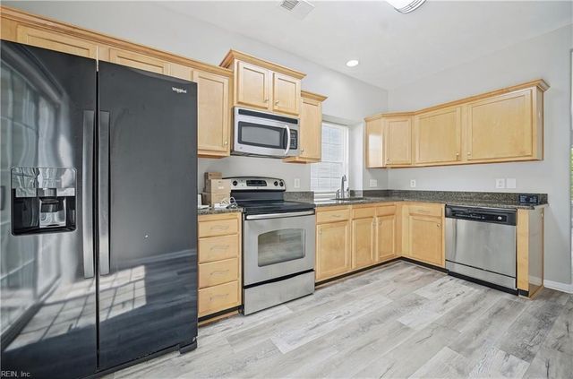 8236 Lee Hall AVE, Suffolk, VA 23435