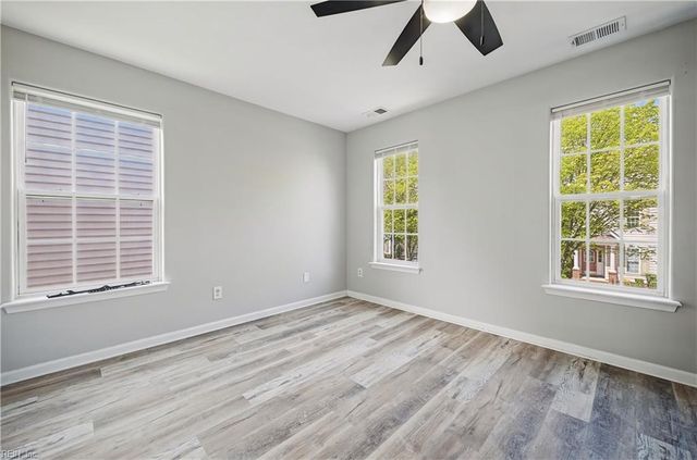 8236 Lee Hall AVE, Suffolk, VA 23435