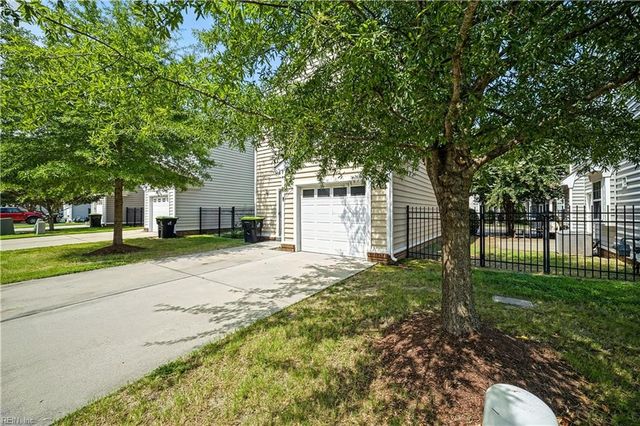 8236 Lee Hall AVE, Suffolk, VA 23435