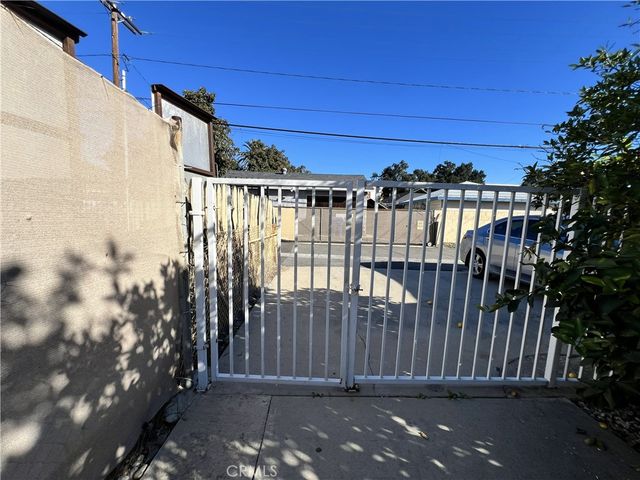 828 N Angeleno, Azusa, CA 91702