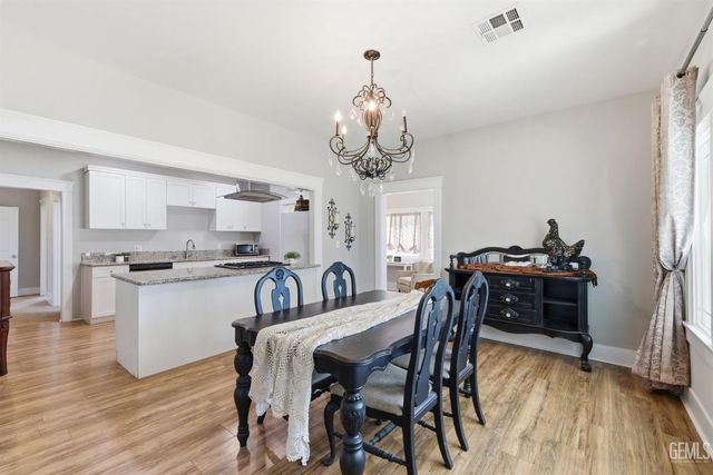 2416 Sunset Avenue, Bakersfield, CA 93304