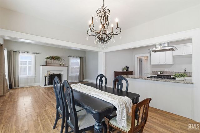 2416 Sunset Avenue, Bakersfield, CA 93304