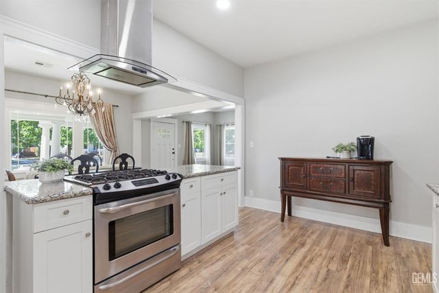 2416 Sunset Avenue, Bakersfield, CA 93304