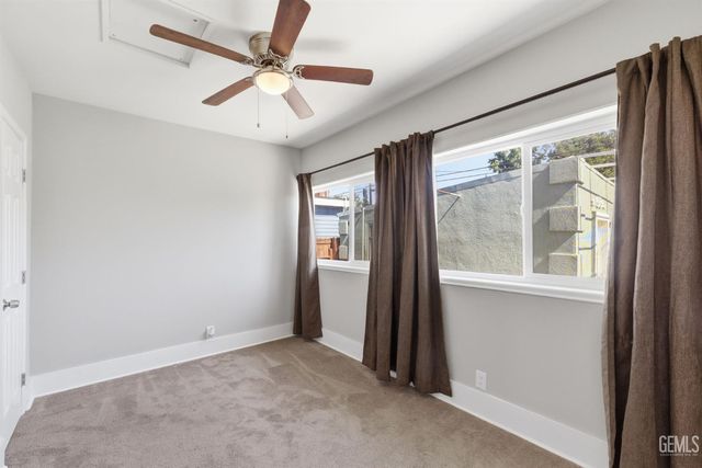 2416 Sunset Avenue, Bakersfield, CA 93304