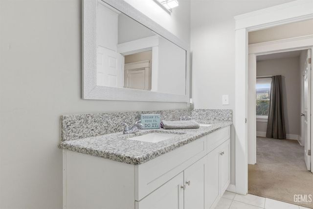 2416 Sunset Avenue, Bakersfield, CA 93304