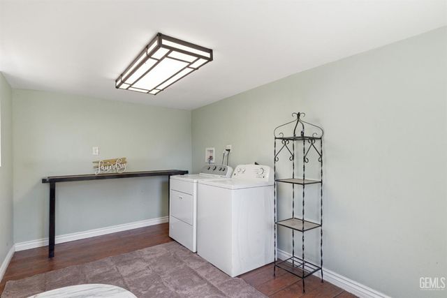 2416 Sunset Avenue, Bakersfield, CA 93304