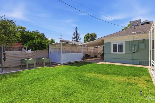 2416 Sunset Avenue, Bakersfield, CA 93304