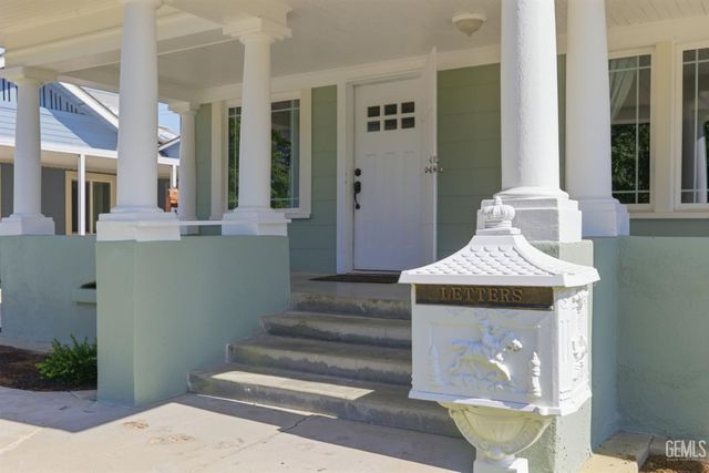 2416 Sunset Avenue, Bakersfield, CA 93304