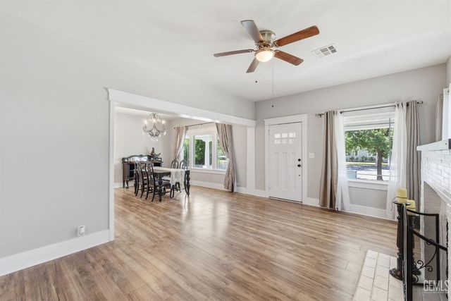 2416 Sunset Avenue, Bakersfield, CA 93304