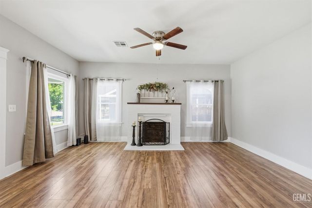 2416 Sunset Avenue, Bakersfield, CA 93304