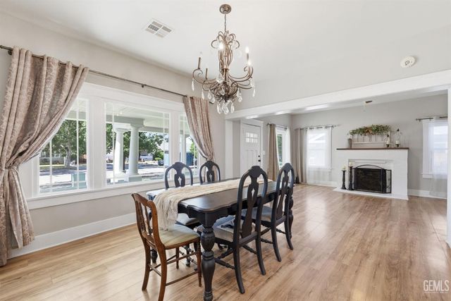 2416 Sunset Avenue, Bakersfield, CA 93304