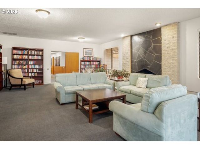 11602 Sw ROYAL VILLA Dr, Tigard, OR 97224