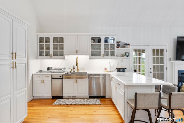 44 Farmstead Lane, Suffield, CT 06078