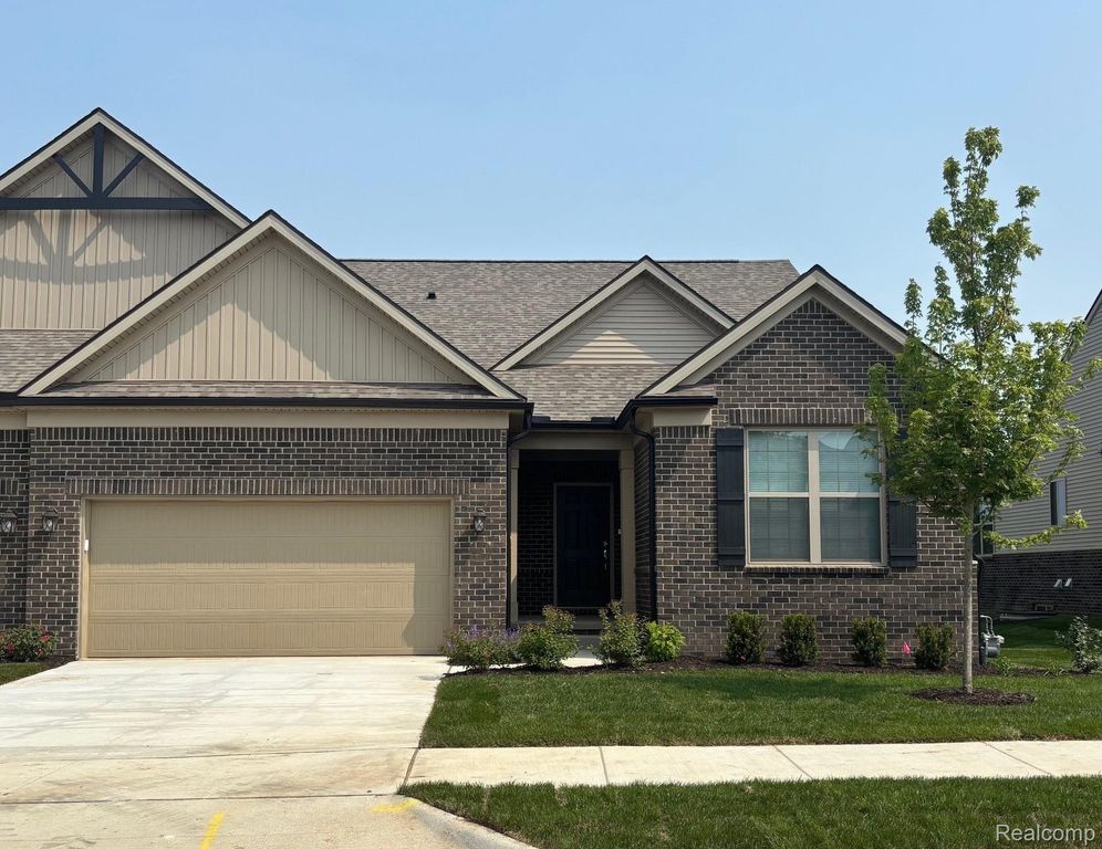 813 Kelpie Drive, Pittsfield Charter Township, MI 48108