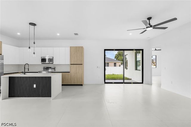 1306 NE 3rd AVE, Cape Coral, FL 33909