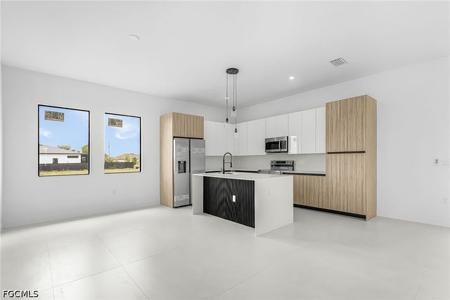 1306 NE 3rd AVE, Cape Coral, FL 33909