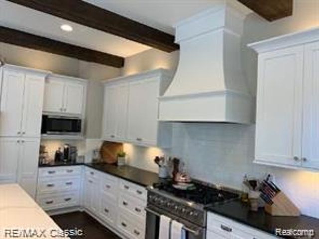 001 Buttercup Trail, Milford, MI 48381