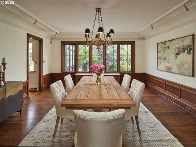 2611 Nw WESTOVER Rd, Portland, OR 97210