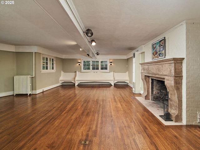 2611 Nw WESTOVER Rd, Portland, OR 97210